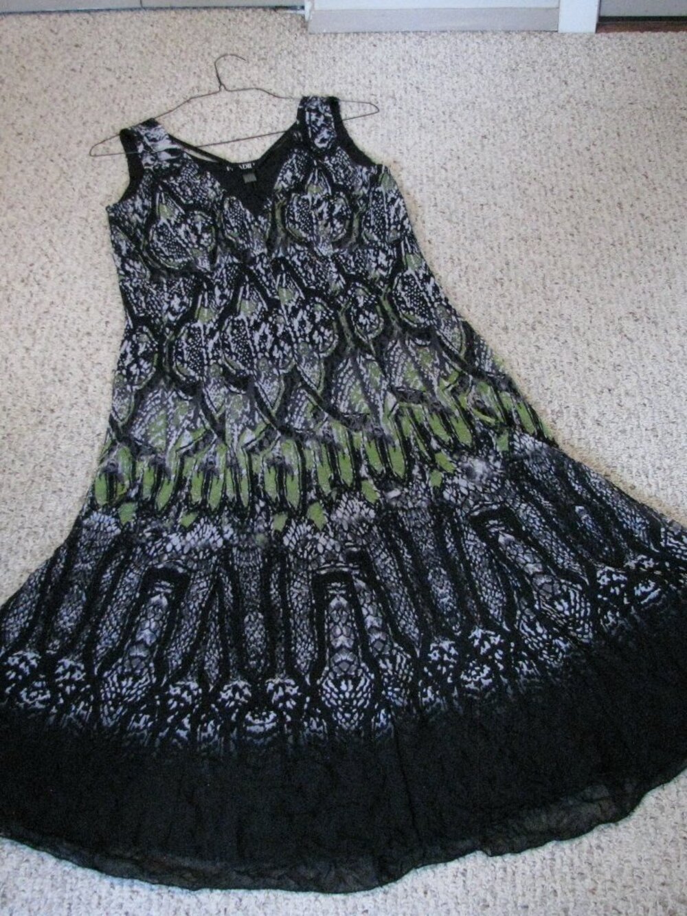 Picadilly Black and Green Midi Sleeveless Dress
